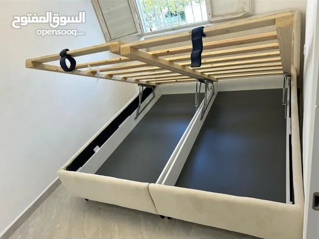 سرير مع صندوق