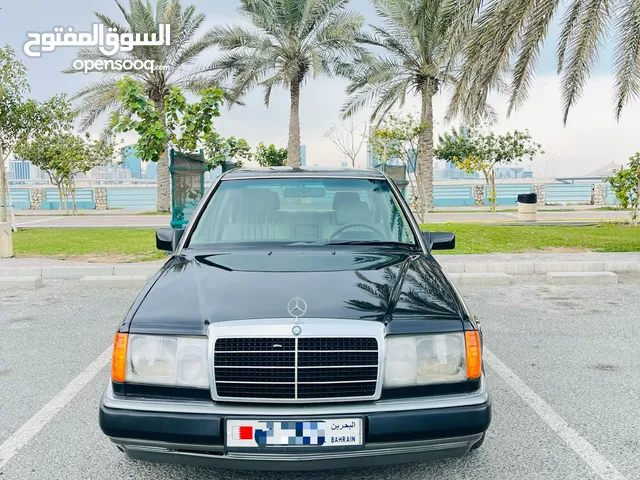 Mercedes Benz w124 E200 - 1993 - Classic Style - Well Maintained