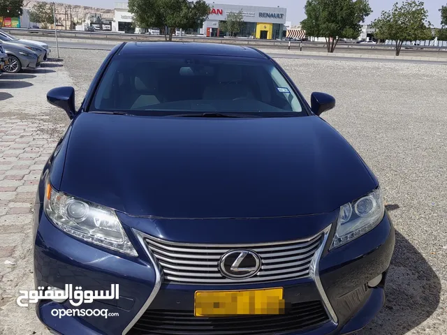 Sedan Lexus in Al Dhahirah