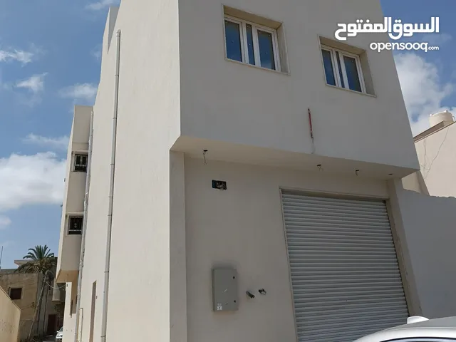مبنى بسم الله ما شاء الله في السوق الجمعة بقرب شركة العالمية لتأمين