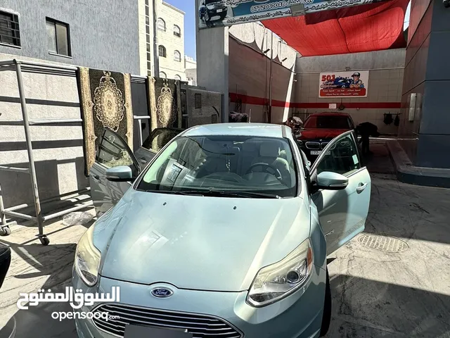 فورد فوكس كهربائية بسعر مغري للغايه قابل للتفاوض للجادين