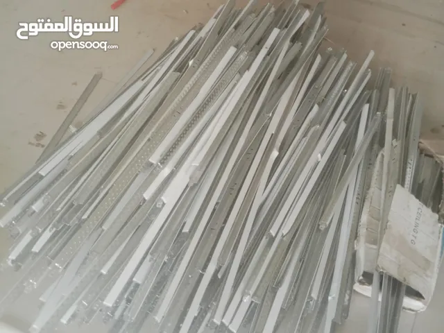 سقف معلق+كوابل كهرباء رقم6+4+2.50+باب الامونيوم جدد العدد 2 بيبان مساحه بيبان3.30 في 2 متر.