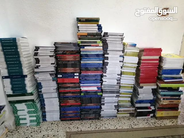 800 كتاب علمي وتاريخ وسياسة باللغة الإنجليزية