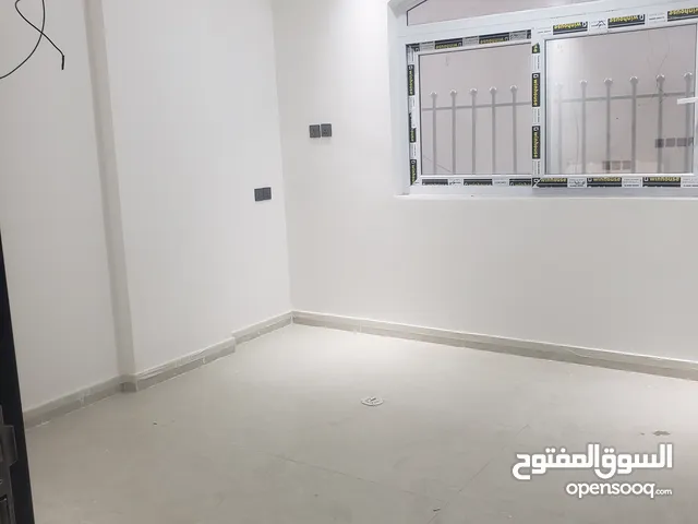 258 m2 3 Bedrooms Apartments for Rent in Aden Other
