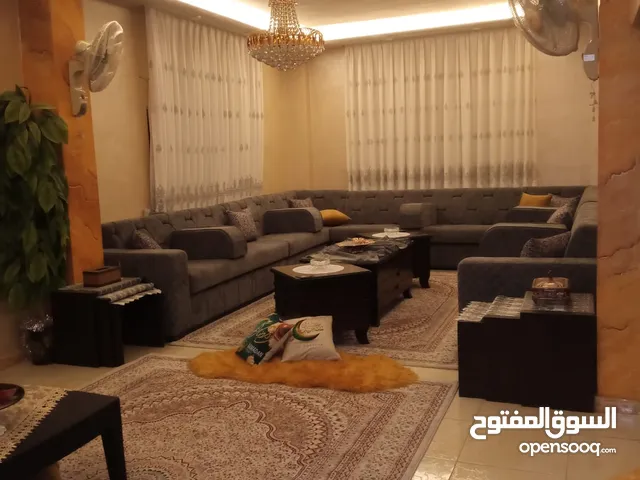 211 m2 More than 6 bedrooms Apartments for Sale in Zarqa Hay Ramzi