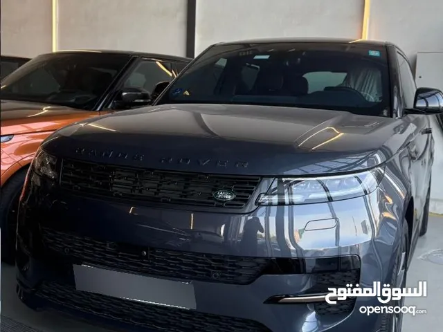 لاندروفر رانجروفر ماشيه 4000 سبورت مغلفه ppv لونها الخارجي كحلي والداخل برغندي واسود