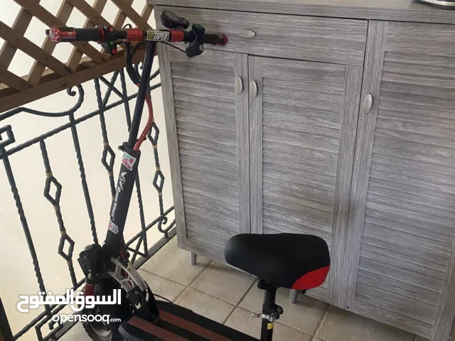 للبيع سكوتر مع مفتاح شغال وكل شي تمام بس الشحن ضايع ب 67