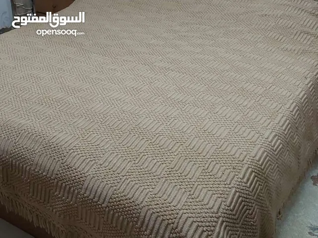 شراشف و سجاد و حرامات و غيره