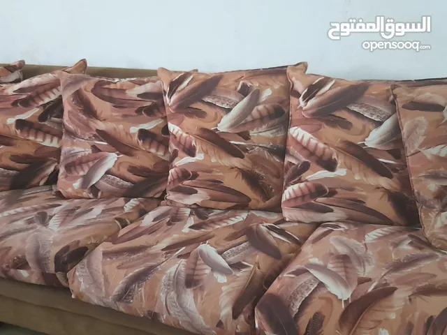 طقم كنب كورنر 8 مقاعد مستعمل بحاله جيده جداااا