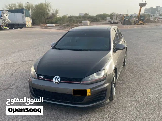 2015 فولكسفاغن جولف GTI Standard