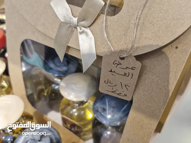 أطلق العنان لحواسك مع عطورنا الآسرة. واستمتع بالفخامة والأناقة في كل رشة.