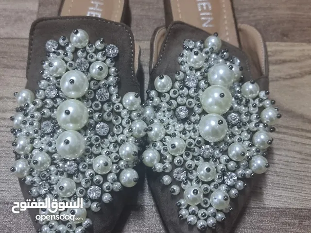 زوج احذية من Shein