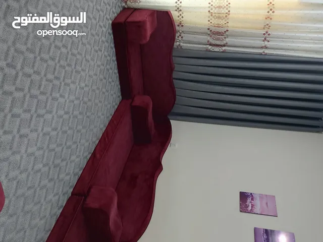 فرش عربي بحالة جيده جدًا