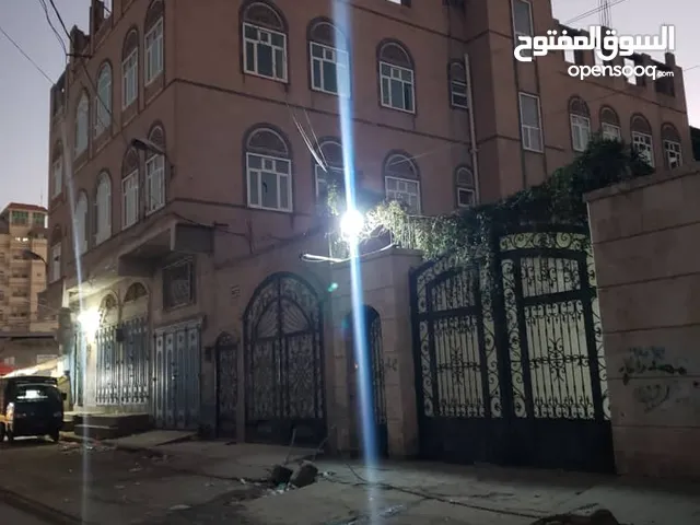 عرررض عصري يوجد لدينا محلات للايجار فتحه على في هايل شارع الرقاص تقاطع الرباط ويوجد مخازن للايجار
