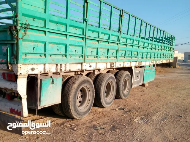 Flatbed Mercedes Benz 1993 in Mafraq