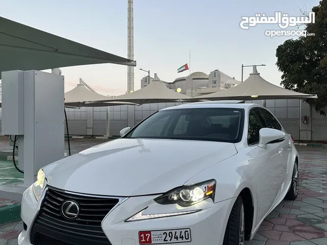 Lexus IS 2016 in Abu Dhabi