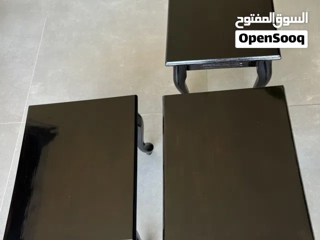 3 طاولات جانبيات مستعملة بحالة جيدة للبيع