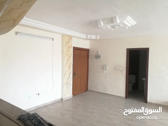 125 m2 3 Bedrooms Apartments for Sale in Zarqa Jabal Al Mugheir