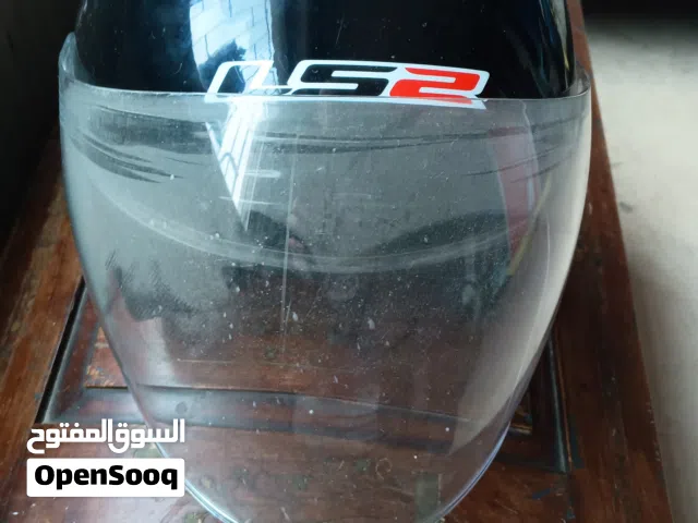 خوذة راس للدراجات مميزة بسعر جيد شكلها جميل مبطنة و عظم