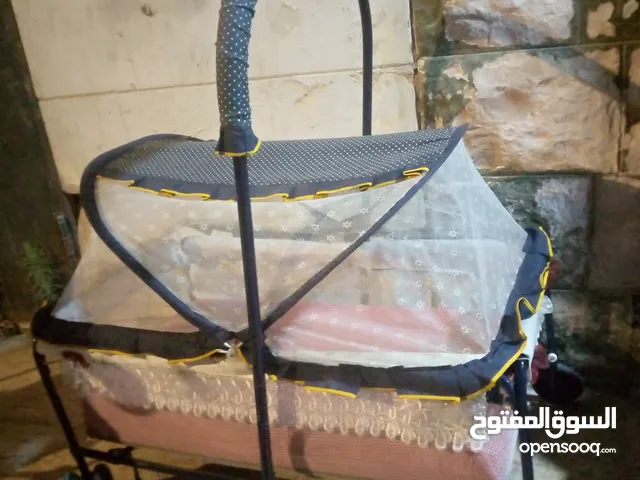 سرير اطفال