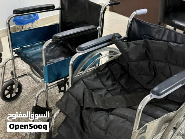 كراسي متحركة للبيع بحالة جيدة