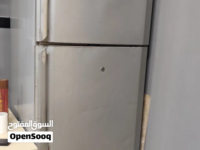 ثلاجة للبيع