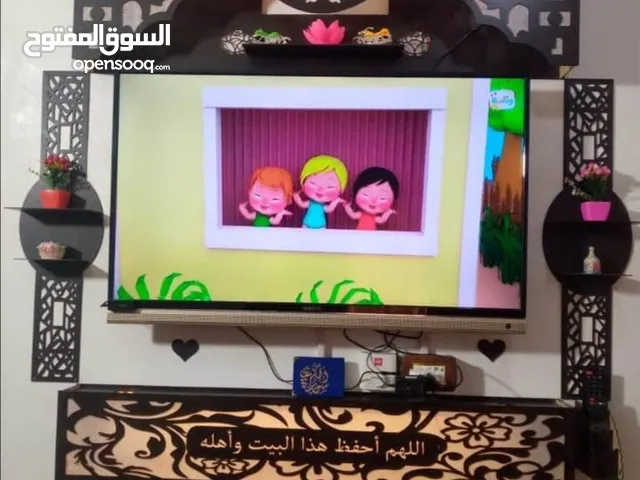 ديكورات شاشة بأشكال عدة