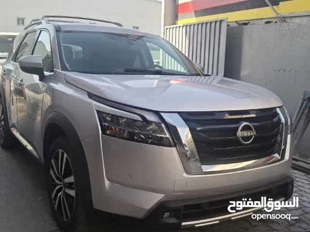 نيسان باثفندر للبيع