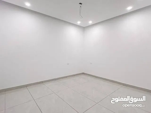 200 m2 3 Bedrooms Apartments for Sale in Tripoli Al-Serraj
