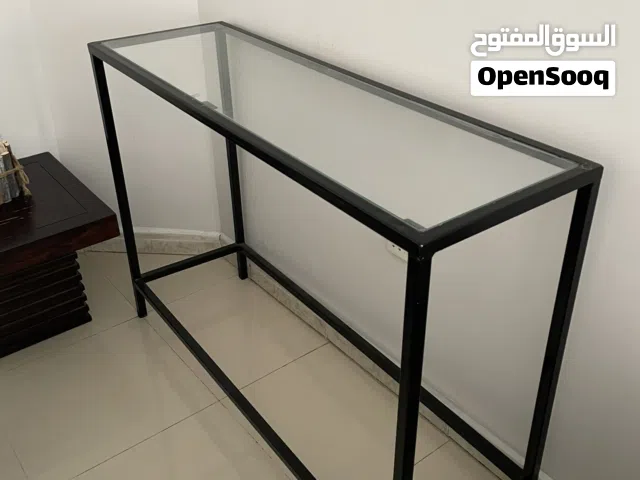 طاولة كونسول حديد مع سطح زجاج – تصميم عصري