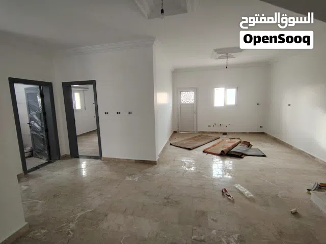 منزل جديد من طابقين للاجار طريق المطار خلف خزانات النفط