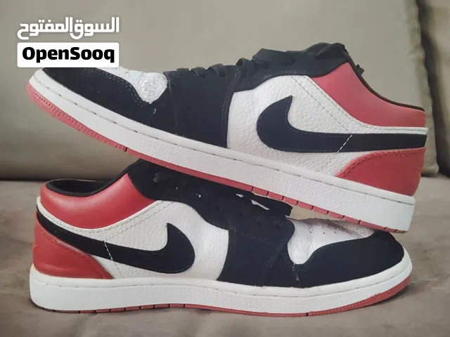 "AIR JORDAN 1 LOW "