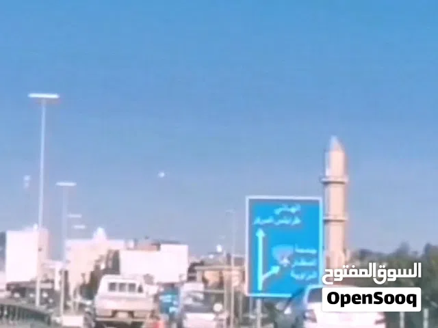 شقة سكنية ممتازة بناء حديث في زناته الجديده بالقرب من جامع الطابيه والحي سكني رائع