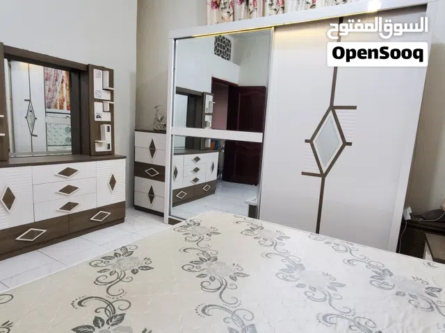 غرفة نوم مستخدم نظيف جدا للبيع