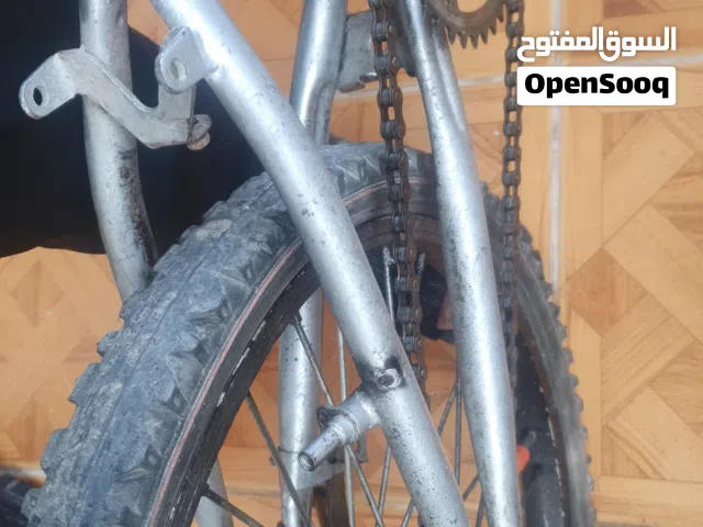 بسكليت أمريكي جنط 20مستعمل سنه مع كوشوك مستعمل شهرين