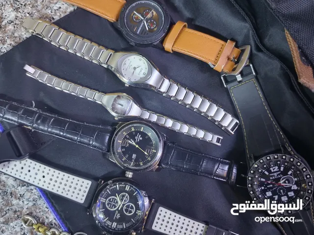 ساعات شغالين 100% بحاجة لبطاريات فقط