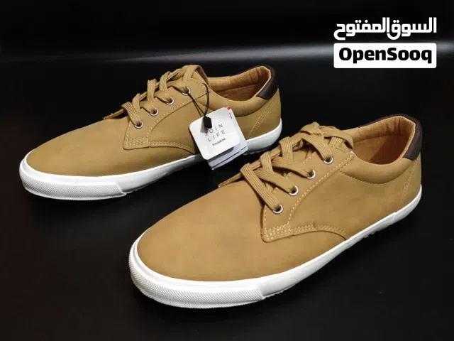 حذاء كاجوال براند pull&Bear اصلي