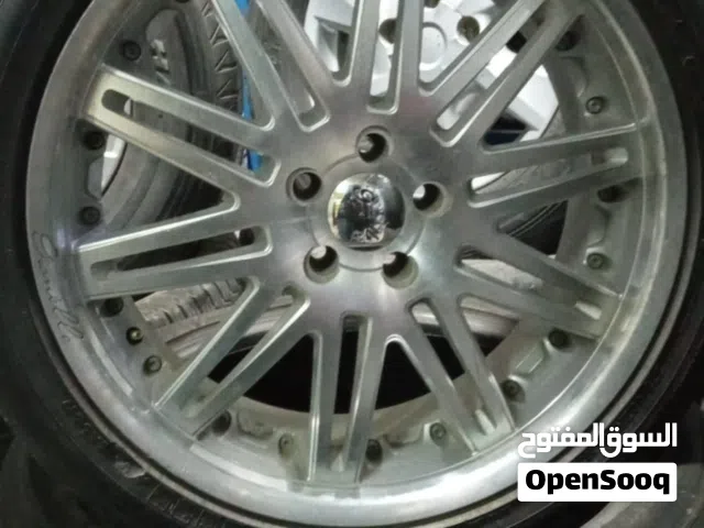 جنط 22 مع اطارات 700 دينار