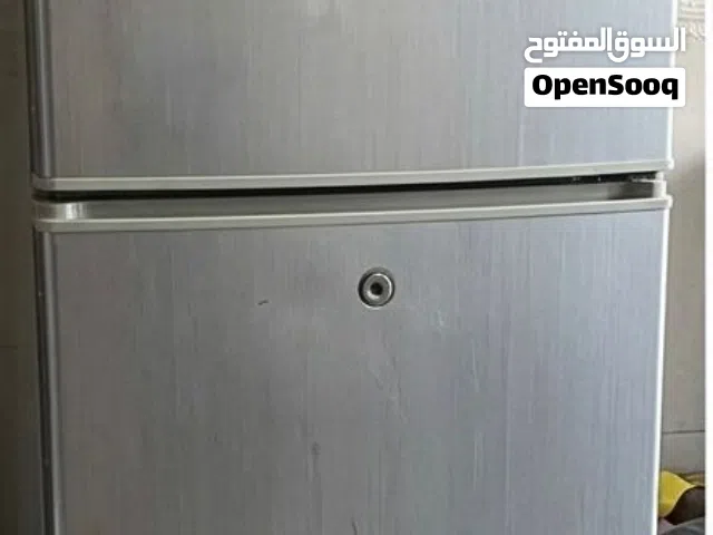 للبيع أغراض منزلية بحالة جيدة    ثلاجة   مجمّدة   غسالة    فرن    رف خشب  أسعار مناس