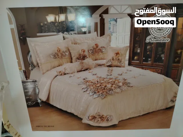 فرشة اعراس جديدة بلباكيت ما مستخدمة بجيس للبيع