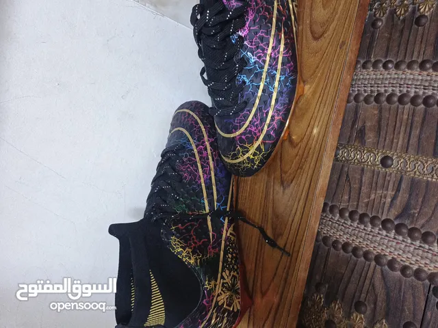 45 Sport Shoes in Amman