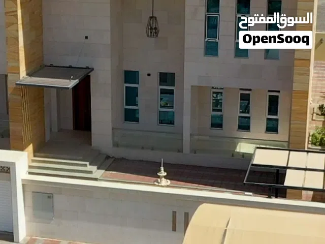 للإيجار أو الإستثمار فيلا فخمة تشطيبات راقية ومساحات كبيرة في المعبيلة جنب الجامعة الألمانية مباشرة