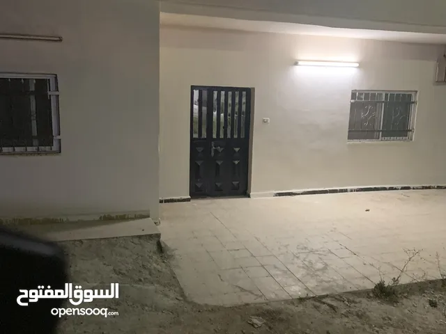 135 m2 3 Bedrooms Townhouse for Sale in Zarqa Al Hashemieh