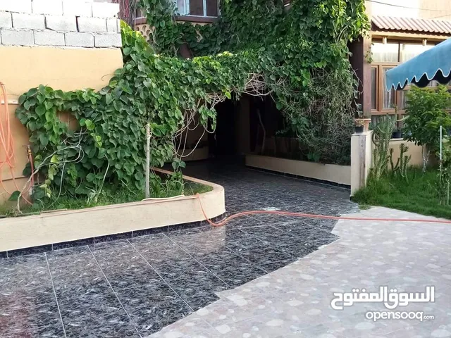 190 m2 More than 6 bedrooms Villa for Sale in Tripoli Qerqarish