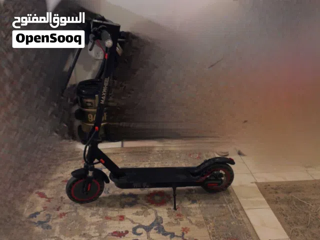 اسكوتر كهربائي بحاله ممتازه استخدام شهرين فقط