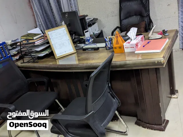 اثاث مكتبي مستعمل بحاله جيده