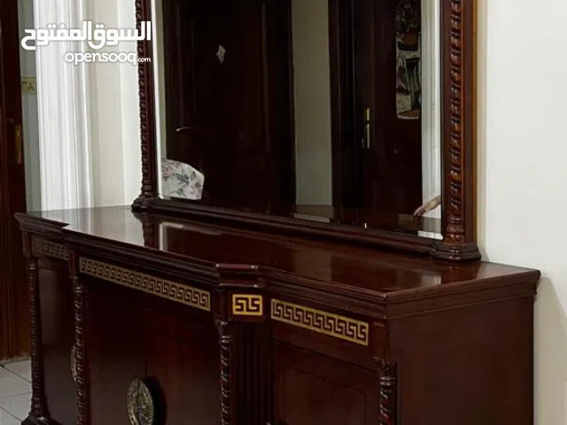 بوفية مع طاولة الاكل و10 كراسي للبيع بسعر عرطه قوي