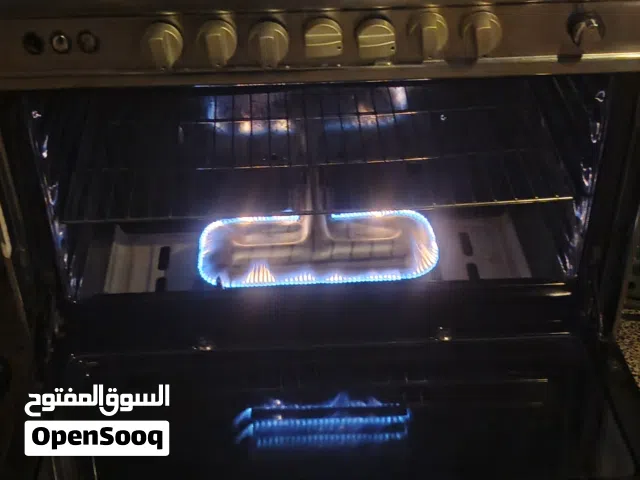 طباخ ايطالي نظيف