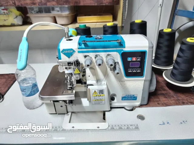 مكينة خياطة للبيع استخدامها سته اشهر