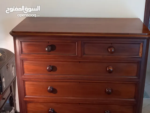 Vintage Wooden Chest of Drawers – Elegant Storage with Classic Craftsmanship